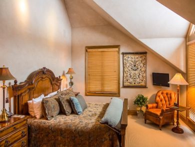 Right in Snowmass Village Townhome for Rent Luxury